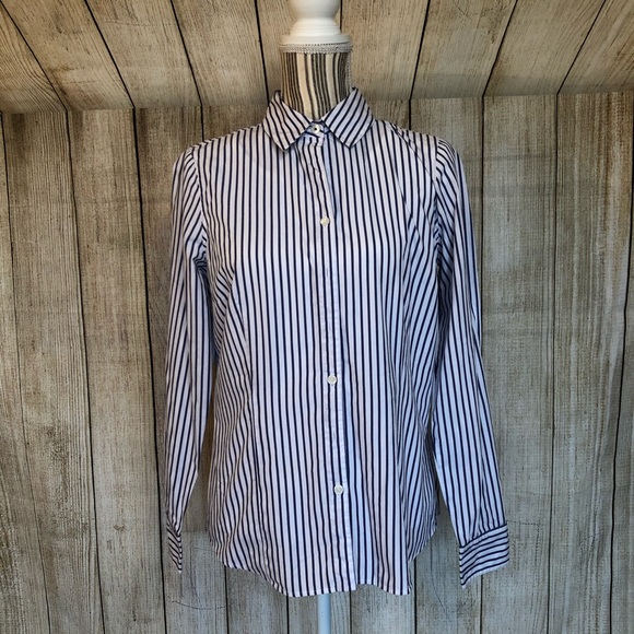 Van Heusen Casual Button Down Size Medium - Picture 2 of 8